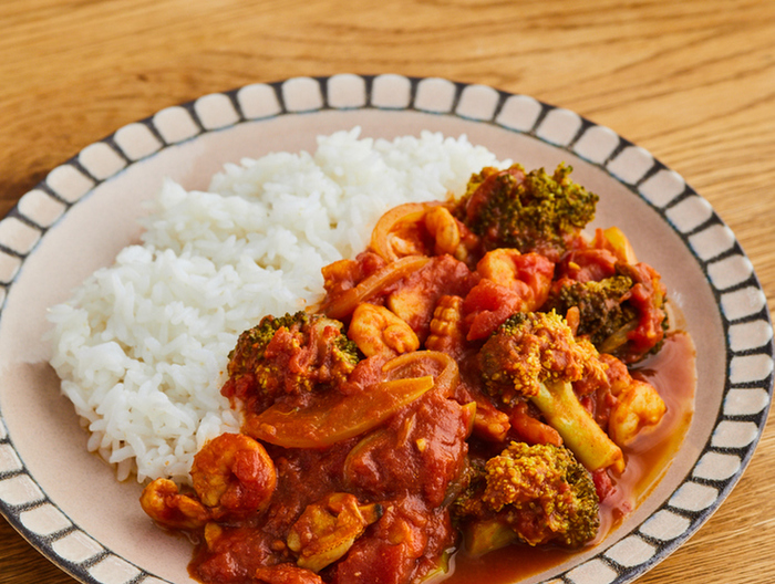 シーフードとブロッコリーのトマトカレー