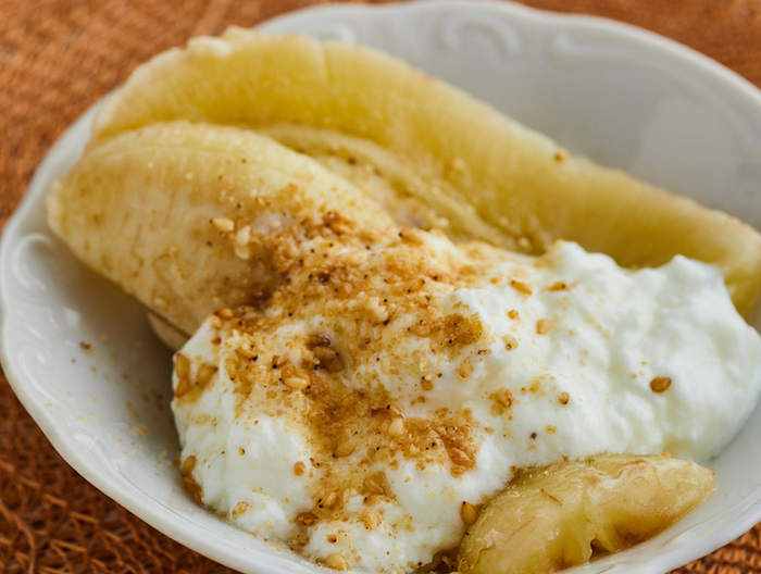 ホットバナナのごまヨーグルトがけ