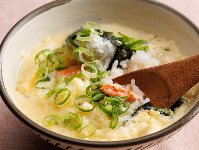 コンビニの鮭おにぎりで即席ぞうすい