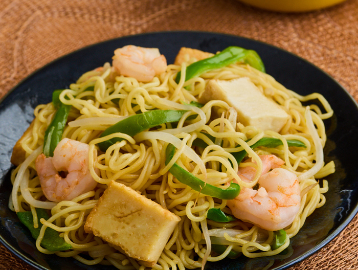 厚揚げとえびのエスニック風焼きそば