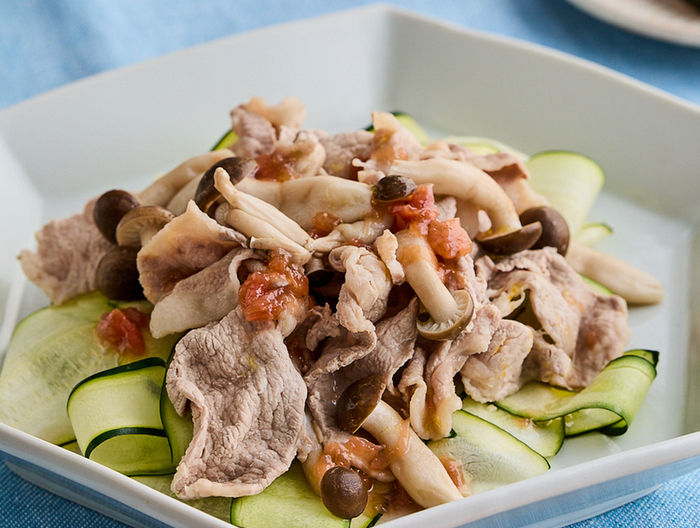ズッキーニと豚肉の梅だれ冷しゃぶ