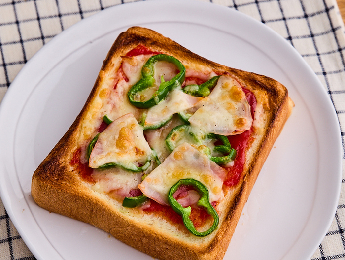 朝食に ピザトースト