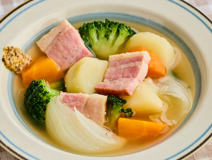 厚切りベーコンと野菜のポトフ