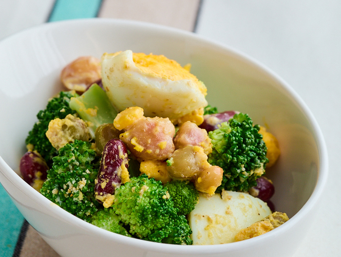 卵とブロッコリーのビーンズサラダ