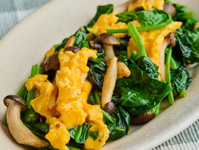 ほうれん草ときのこの卵炒め