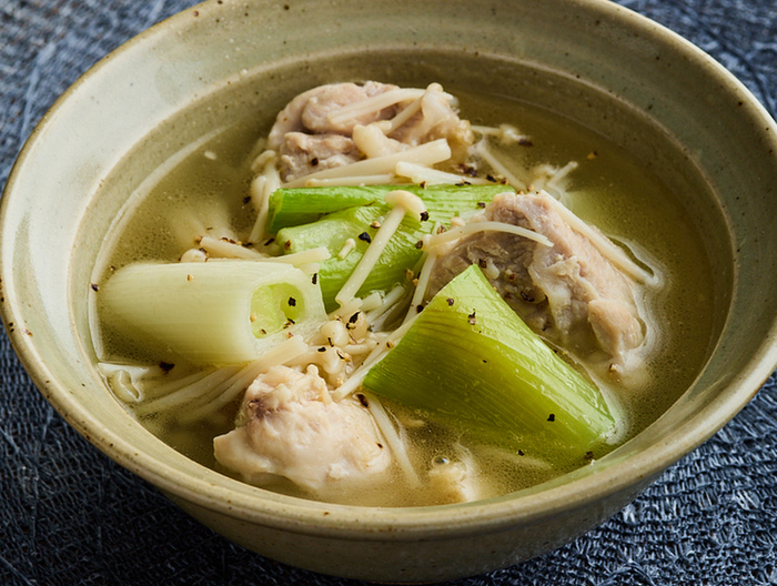 焼きねぎと鶏肉のおかずスープ
