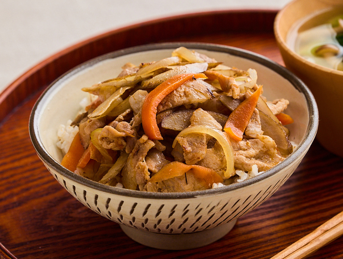 豚肉とごぼうの甘辛きんぴら丼