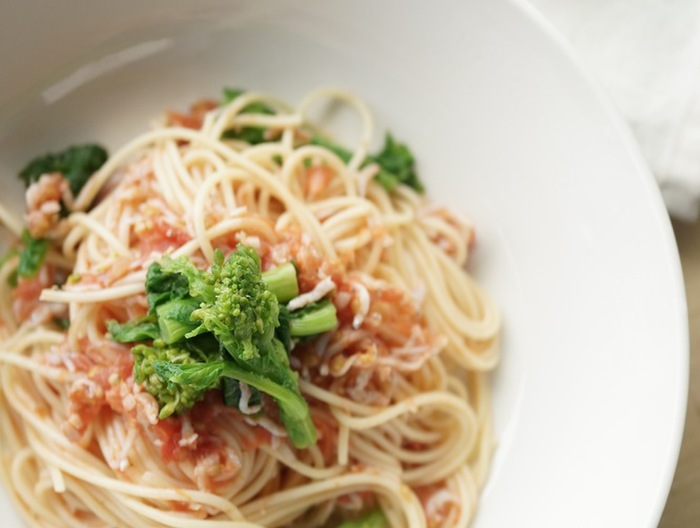 菜の花としらすのフレッシュトマトパスタ