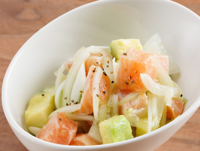 サーモンとアボガドのマリネ風サラダ