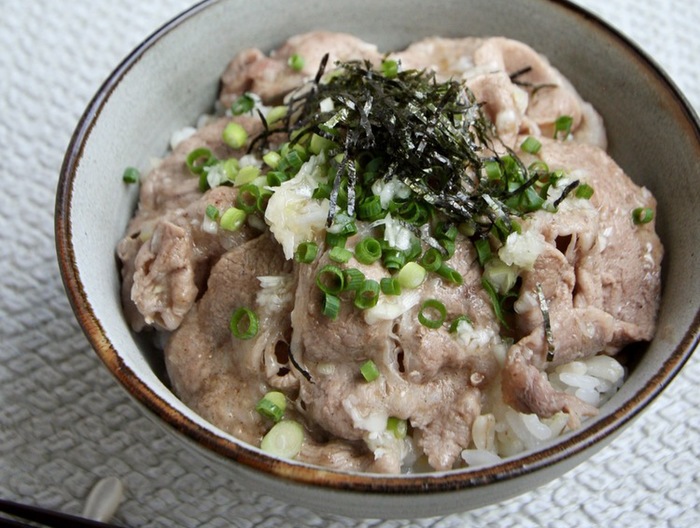 ねぎ塩レモン 豚丼