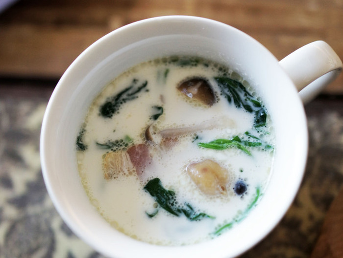 ほうれん草と豆ときのこのスープ