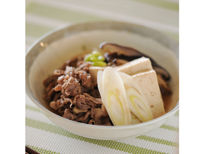 干し椎茸の風味がおいしい 肉豆腐