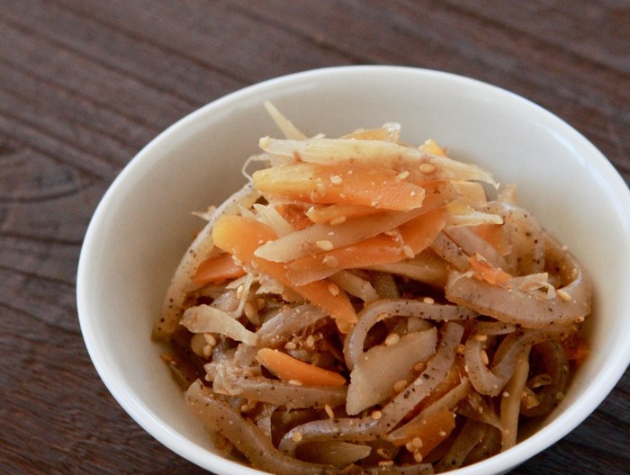 糸こんとごぼうのゴマ煮