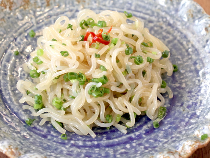 ネギたっぷり しらたきのピリ辛炒め