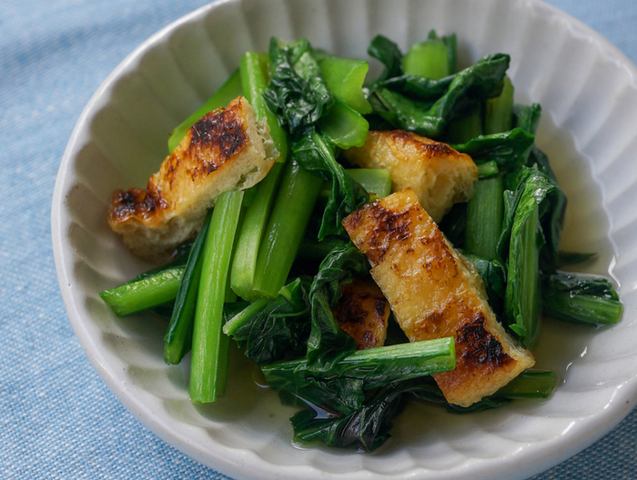 こんがり油揚げと小松菜の煮物