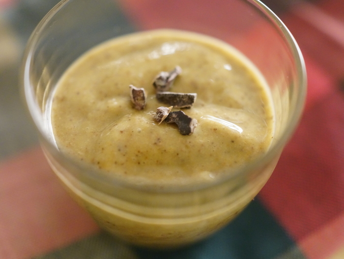 バナナとカカオの甘酒スムージー