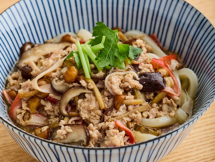 鶏ひき肉のきのこたっぷりあんかけうどん