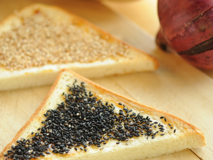 ピーナッツバターごまトースト