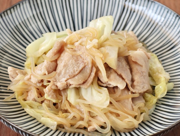 豚肉とキャベツとしらたきの炒め物