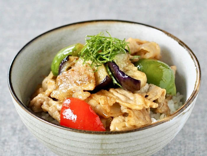 お酢でさっぱり 豚肉と夏野菜の南蛮丼