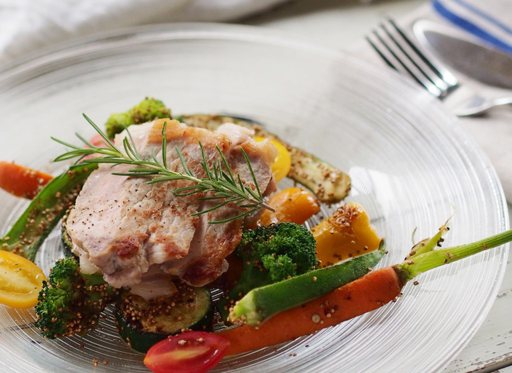 豚肉ロースト 夏野菜とキヌアのマリネ クミン風味