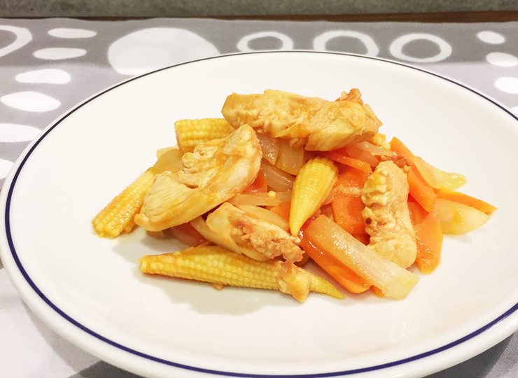 鶏胸肉とベビーコーンのケチャップ炒め