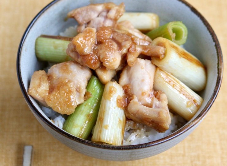 甘辛味でご飯が進む 焼き鳥丼