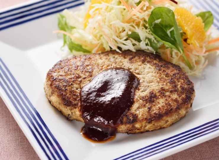 豆腐ハンバーグ 春キャベツサラダ添え