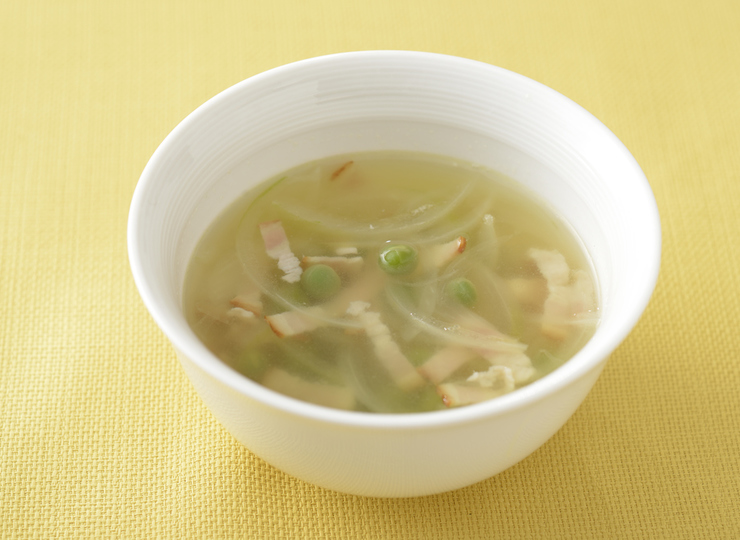グリーンピースと新玉ねぎのスープ