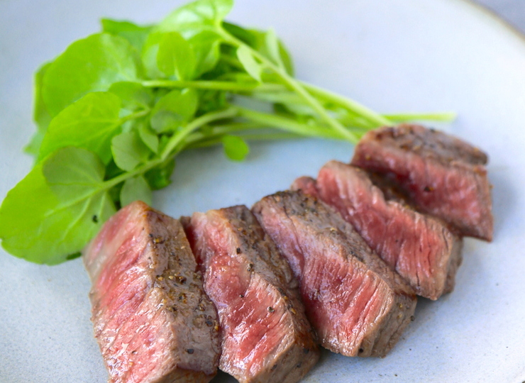 脂質控えめ 牛もも肉のステーキ