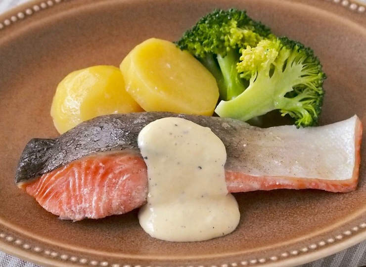 鮭のレンジ蒸し チーズマヨソース