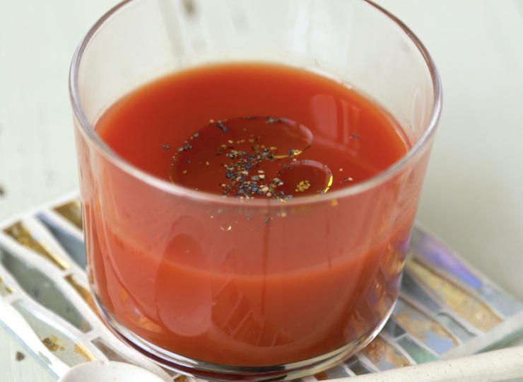 トマトジュースでスープ