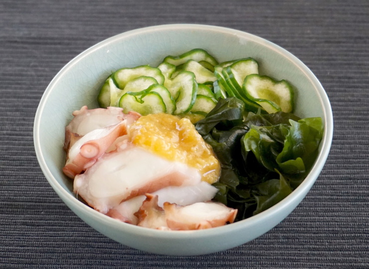 たことわかめの酢みそかけ