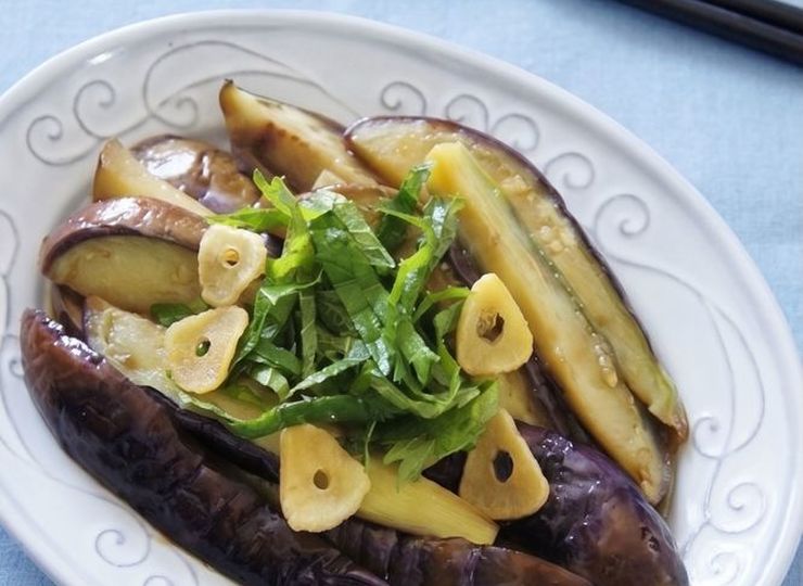 フライパンで 焼きなすのにんにくぽん酢しょうゆ