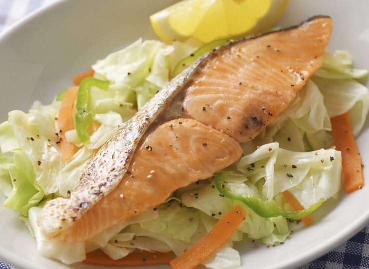 焼き鮭と野菜のレンジ蒸し