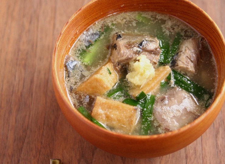 さば缶と厚揚げのごまみそ汁