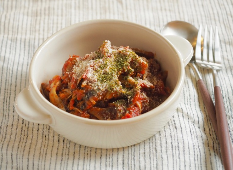 さんま蒲焼き缶とまいたけのトマト煮