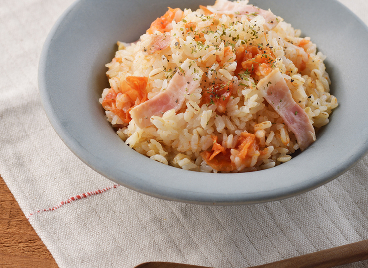 丸ごとトマトとベーコンの洋風炊き込みごはん