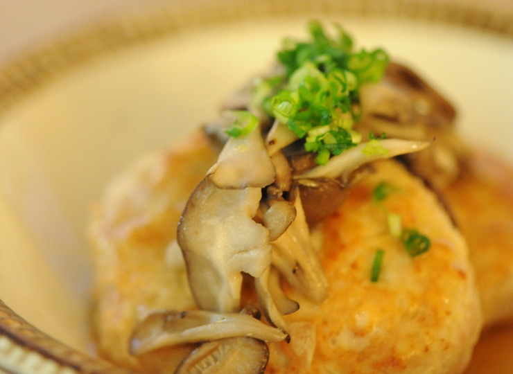 お豆腐入り 鶏ハンバーグきのこあんかけ