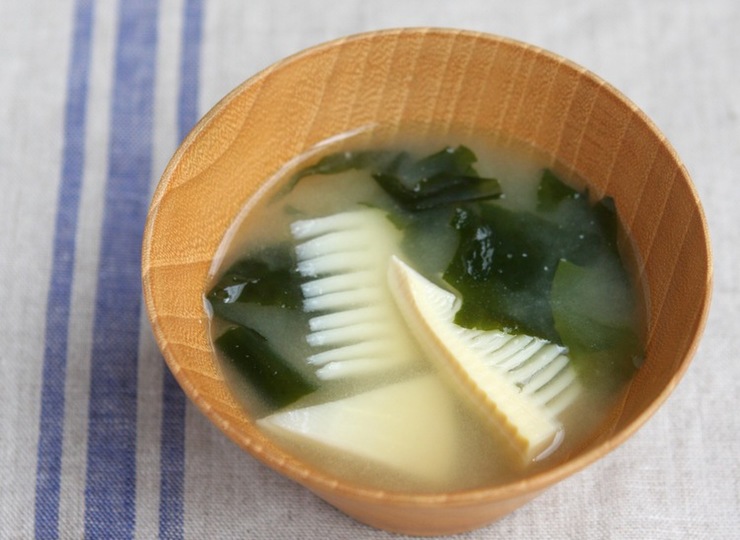 たけのことわかめのみそ汁