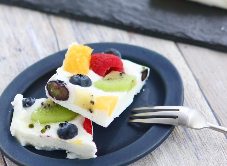 カラフルフルーツでヨーグルトバーク