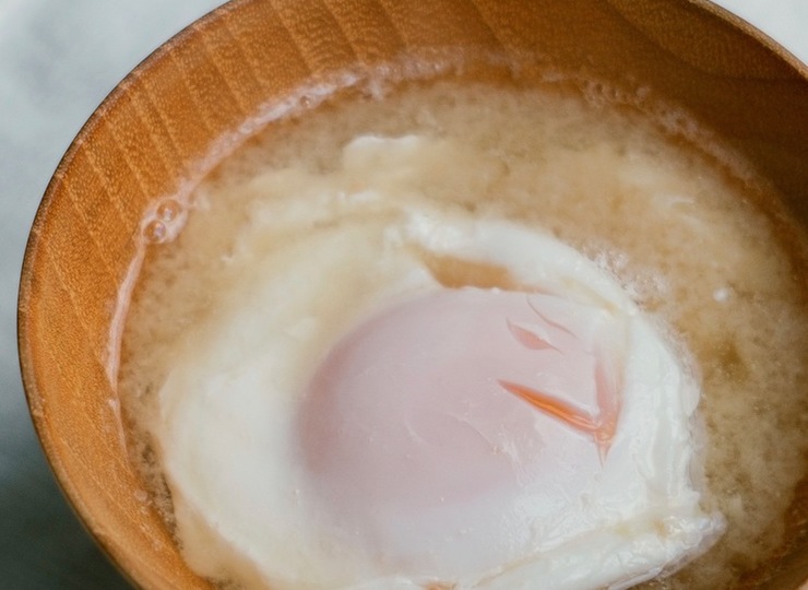 落とし卵のみそ汁