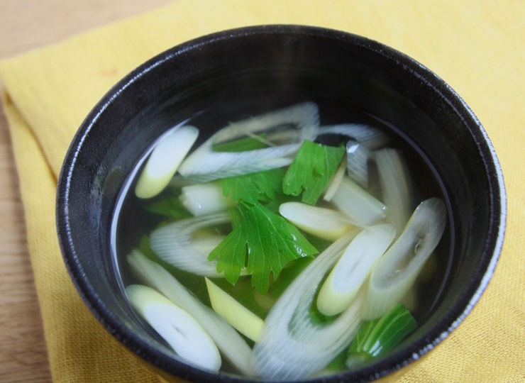 セロリと長ねぎの中華スープ