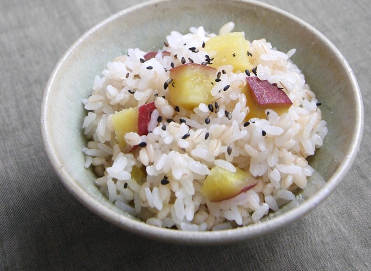 もち麦入り さつまいもご飯