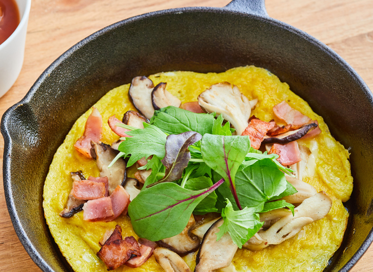 たっぷりきのこのオープンオムレツ