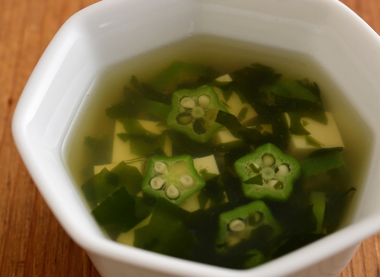 【離乳食・完了期】豆腐とオクラのわかめスープ