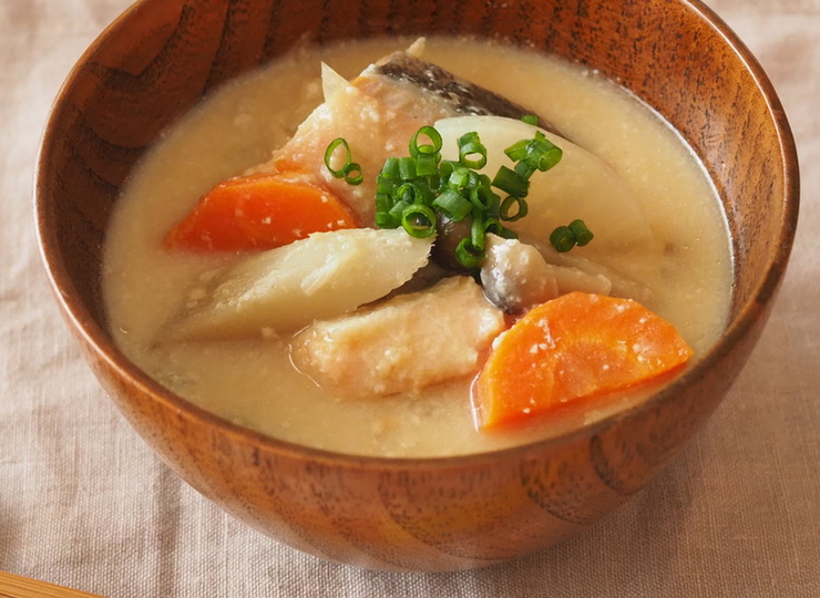 鮭と根菜の粕汁