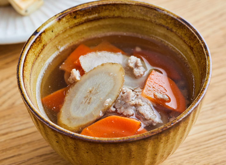 豚ひき肉とごぼうスープ