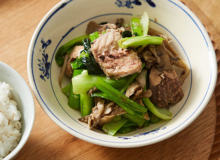 さば缶と小松菜とまいたけの甘辛炒め