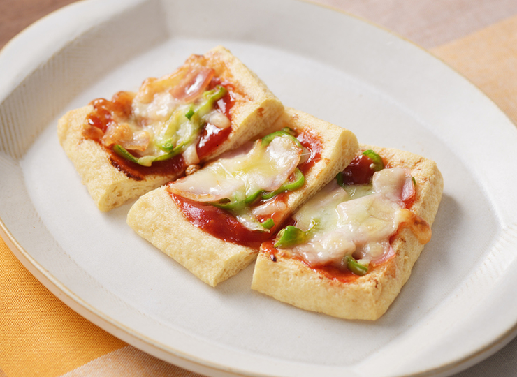 油揚げでパリパリ一口ピザ